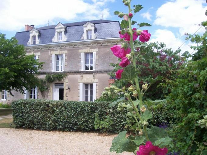 La Jariette Bed & Breakfast Airvault Dış mekan fotoğraf