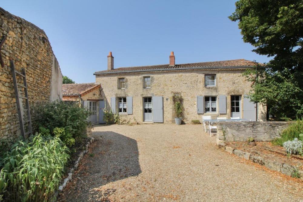 La Jariette Bed & Breakfast Airvault Dış mekan fotoğraf