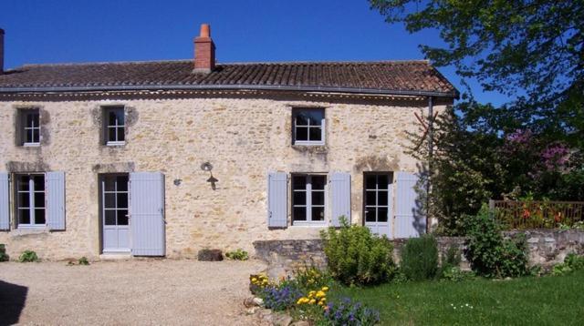 La Jariette Bed & Breakfast Airvault Dış mekan fotoğraf