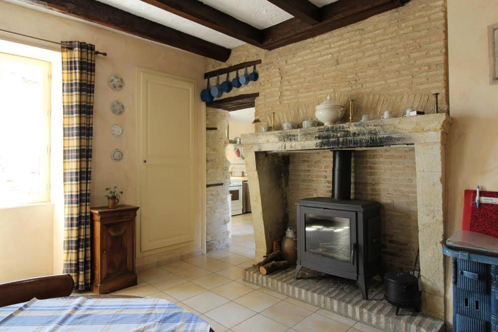 La Jariette Bed & Breakfast Airvault Dış mekan fotoğraf