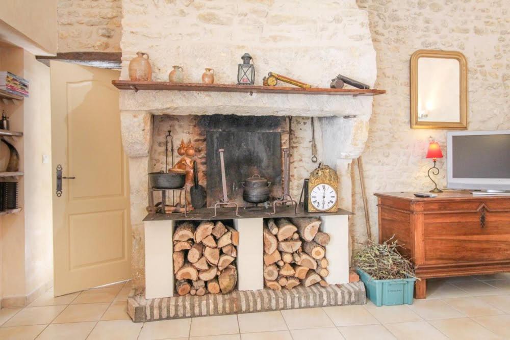 La Jariette Bed & Breakfast Airvault Dış mekan fotoğraf